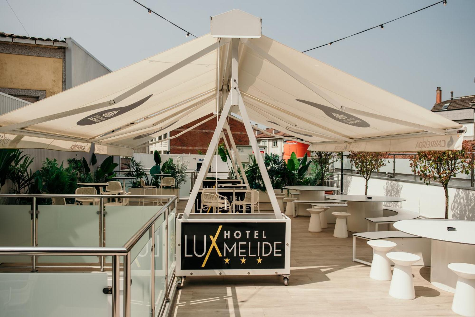 Hotel Lux Melide Exteriör bild