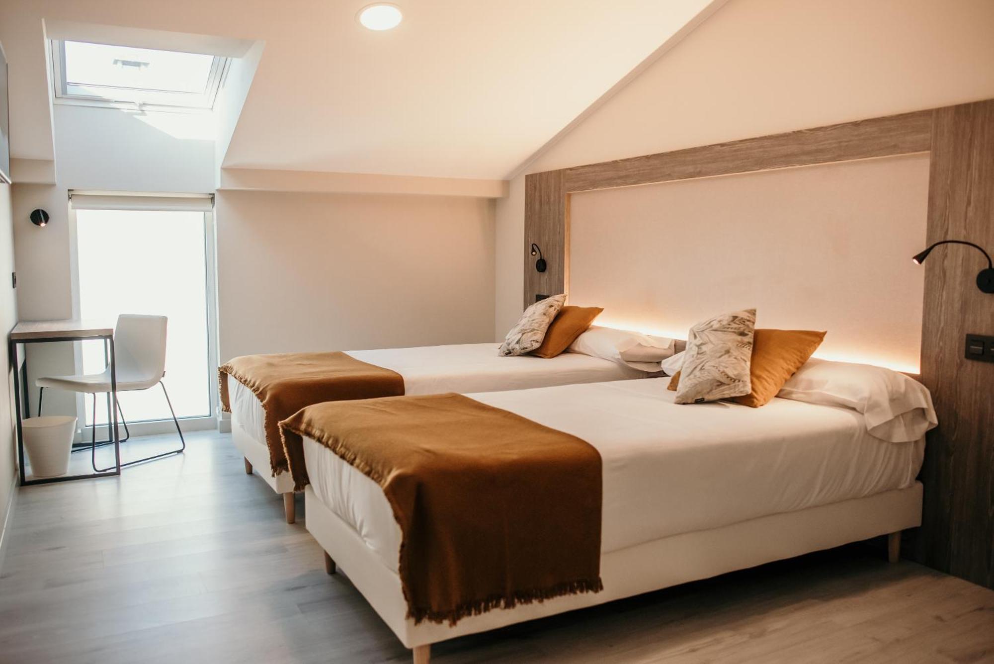 Hotel Lux Melide Exteriör bild