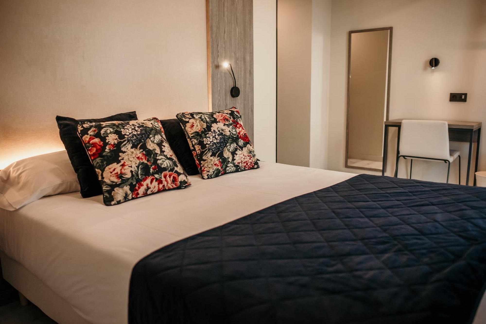 Hotel Lux Melide Exteriör bild